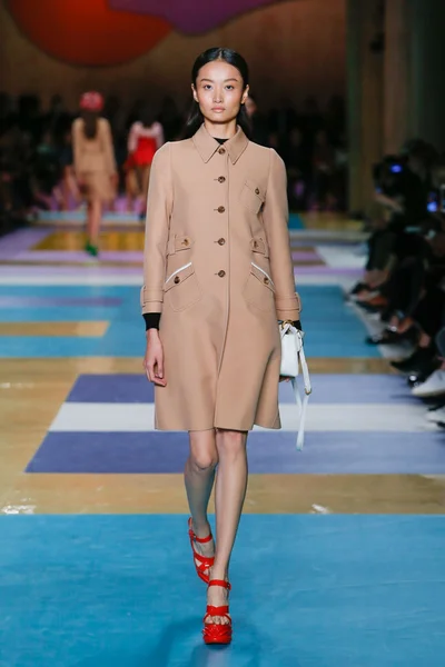 Look 9